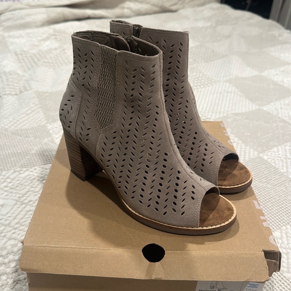 TOMS Peep Toe Sandal